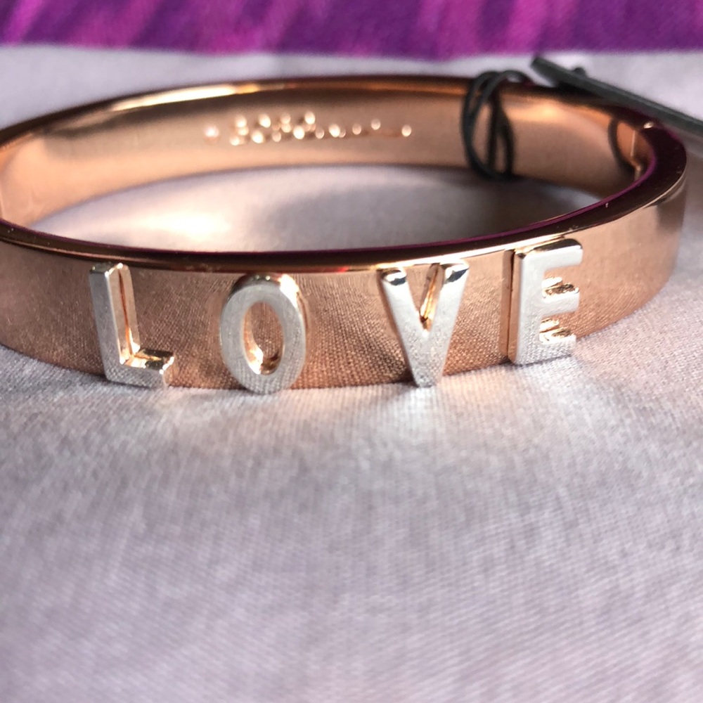 ❤️🩷❤️Rose Gold Colored LOVE Bangle!